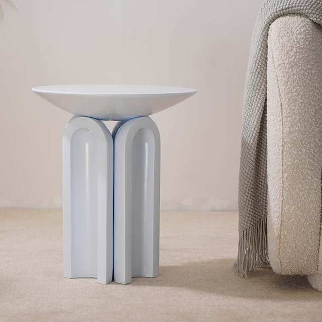 Luxuriöser himmelblauer Beistelltisch/Nachttisch aus Fiberglas mit einzigartigem Design