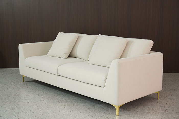 Italienisches modernes 2-Sitzer-Sofa mit Metallbeinen 