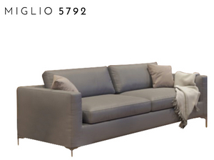 Moderne Couch, einfaches Sofa, minimalistisches Design, weißes Sofa, Luxus-Sofa