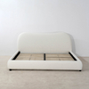Minimalismus-weißes Ohrform-Kingsize-Bettgestell mit Kopfteil