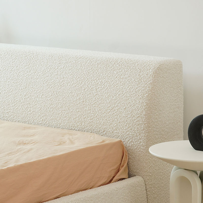 modernes Polsterbett