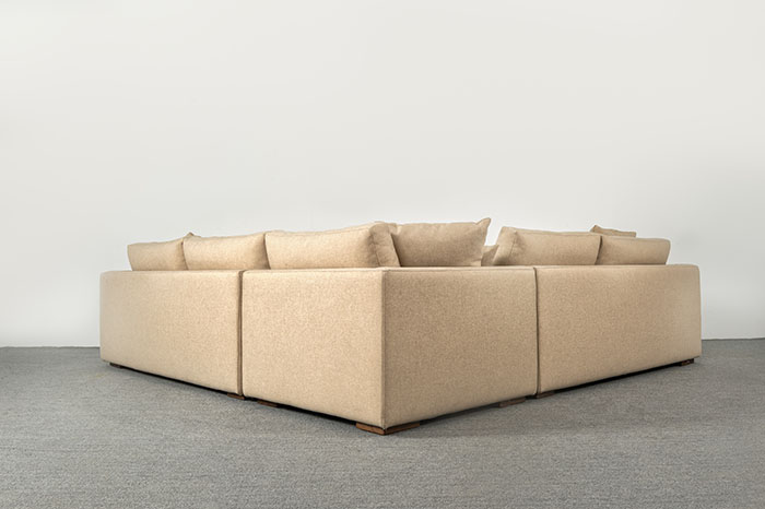 Minimalistisches Sofa in L-Form