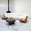 Minimalistisches, gebogenes, modulares Schnittsofa, sechssitziges, gepolstertes langes Sofa für das Wohnzimmer
