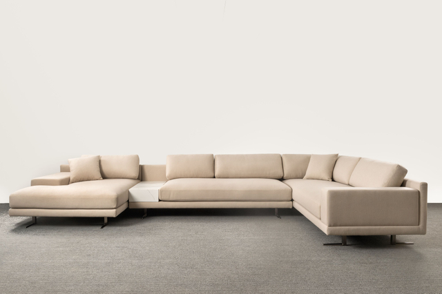 Luxussofa für das Wohnzimmer, Sofagarnitur aus Stoff mit Ecktisch