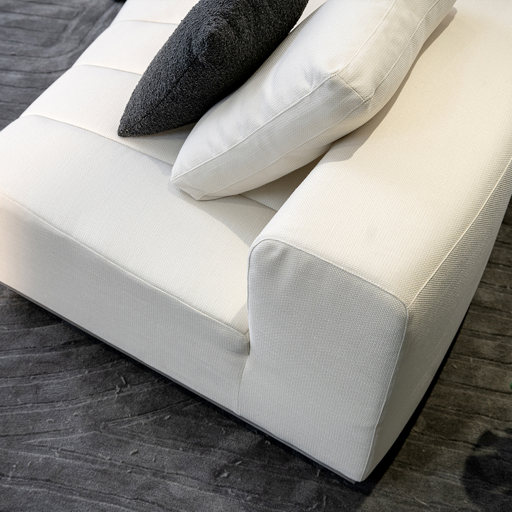 Modernes, gepolstertes Dreisitzer-Sofa im Klaviertasten-Design in Weiß