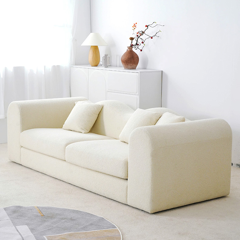 Luxuriöses, geschwungenes Zweisitzer-Minisofa aus Teddyfleece für das Wohnzimmer