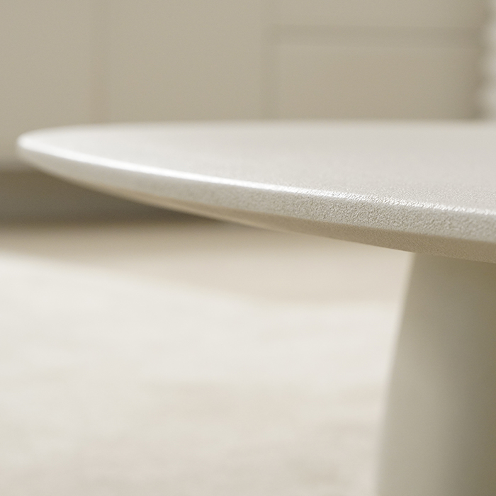 Zeitgenössischer Couchtisch aus Fiberglas für das Wohnzimmer