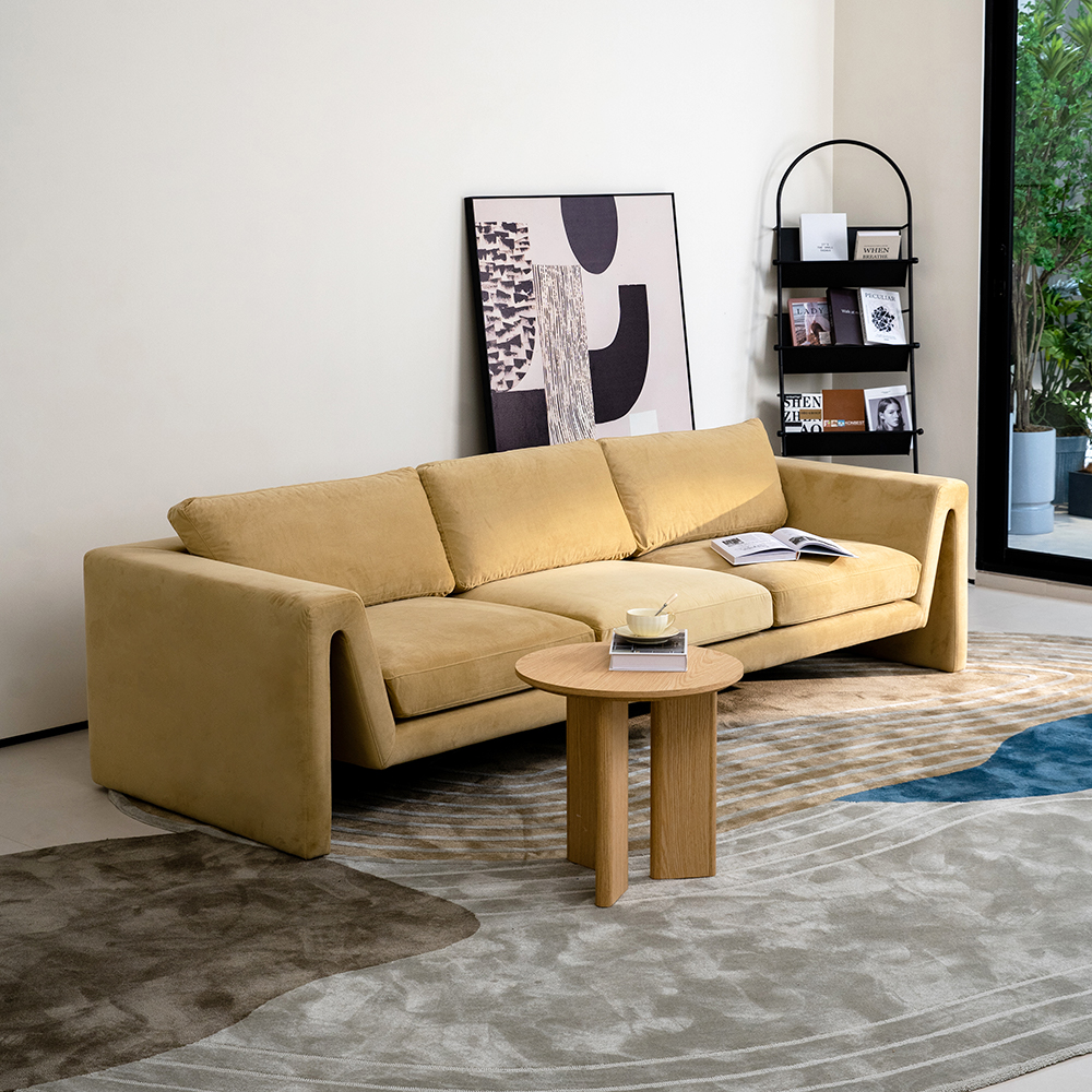 Italienisches Dreisitzer-Sofa mit Samtpolsterung im zeitgenössischen Design für das Wohnzimmer