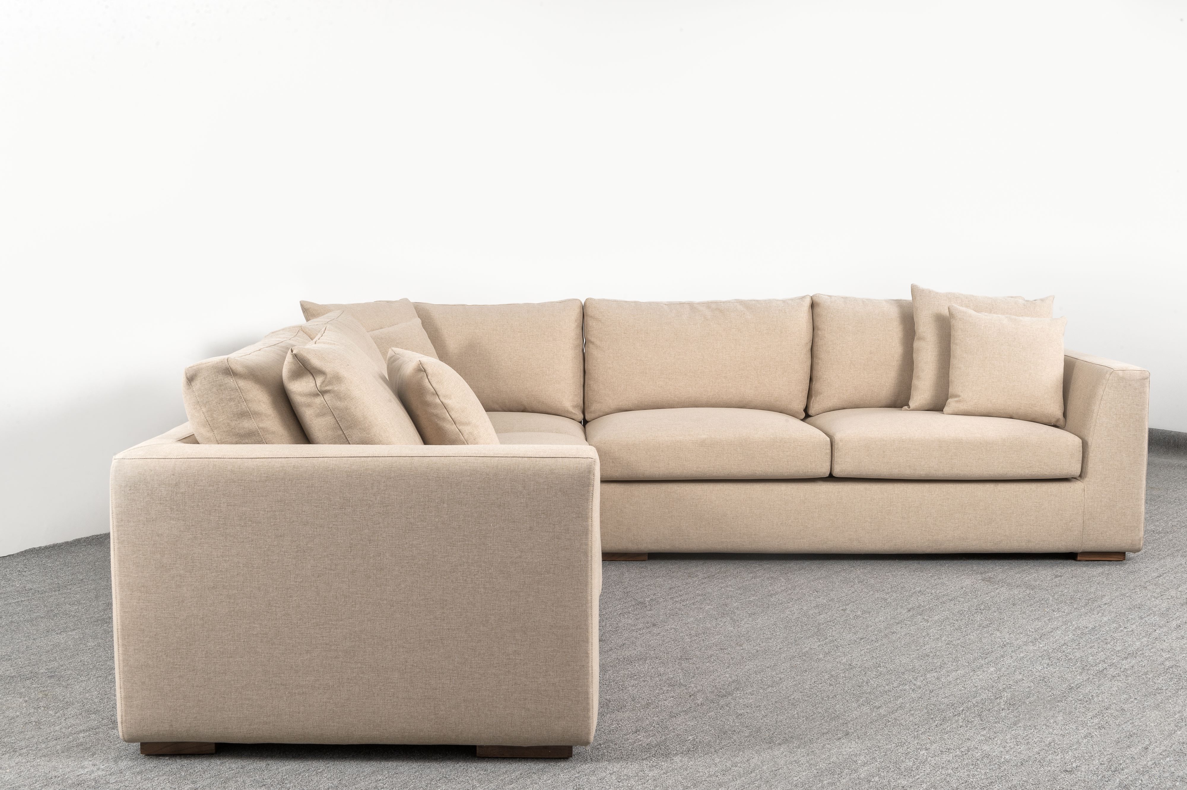 Italienische Möbel, modernes L-förmiges Sofa-Set aus Stoff