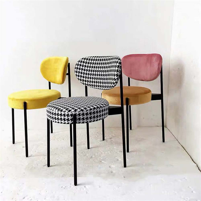 Stoff-Lounge-Stuhl aus Metall ohne Armlehnen